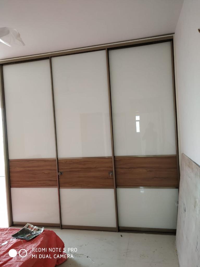 hettich-hafele-salice-aristo-godrej-saint-gobain-lacquer-glass-wardrobe-designs-dealers-manufacturers-in-gurgaon-gurugram-india